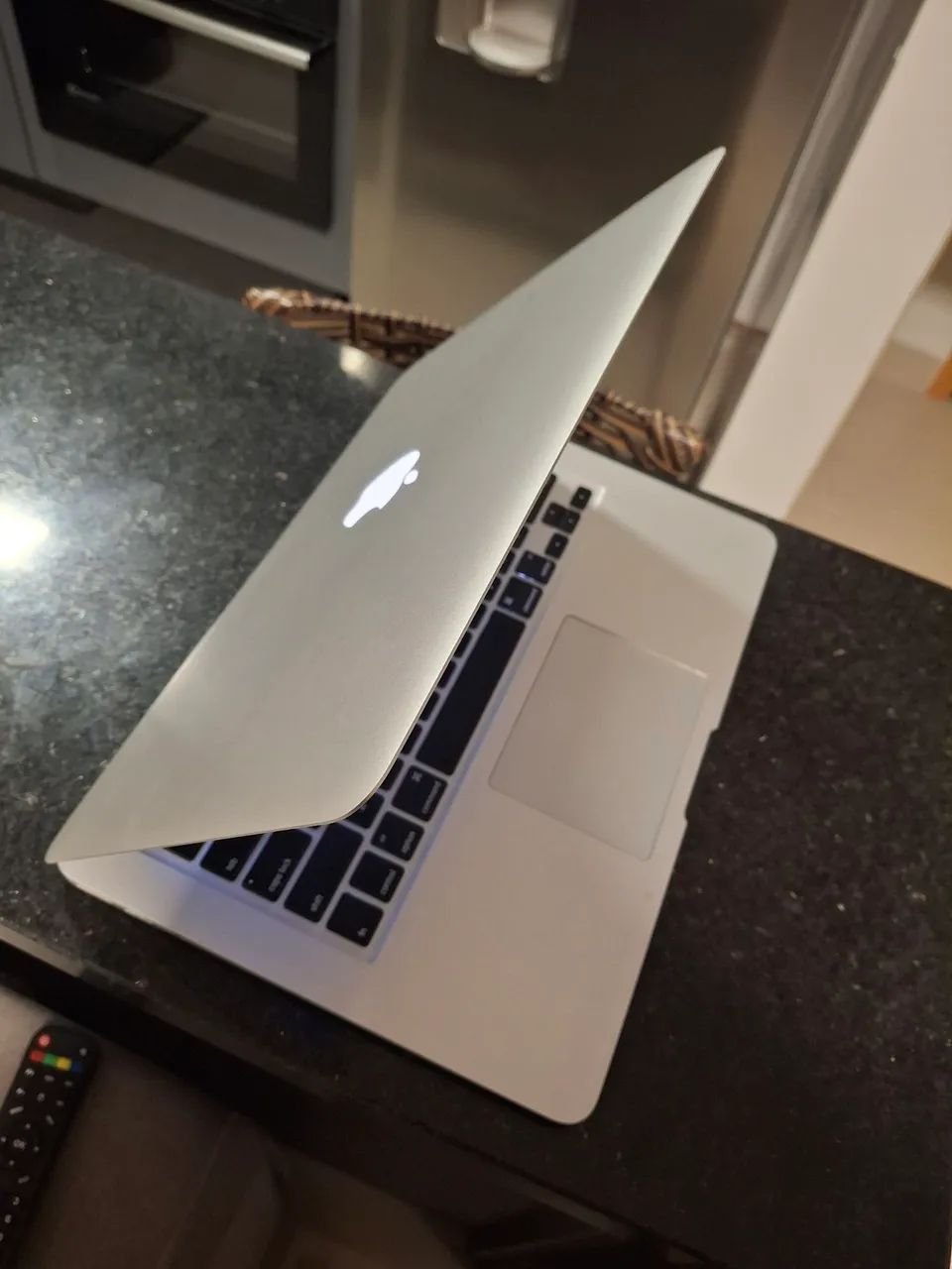 MacBook Air 13" (Mid 2013) - 128GB SSD / 4GB RAM