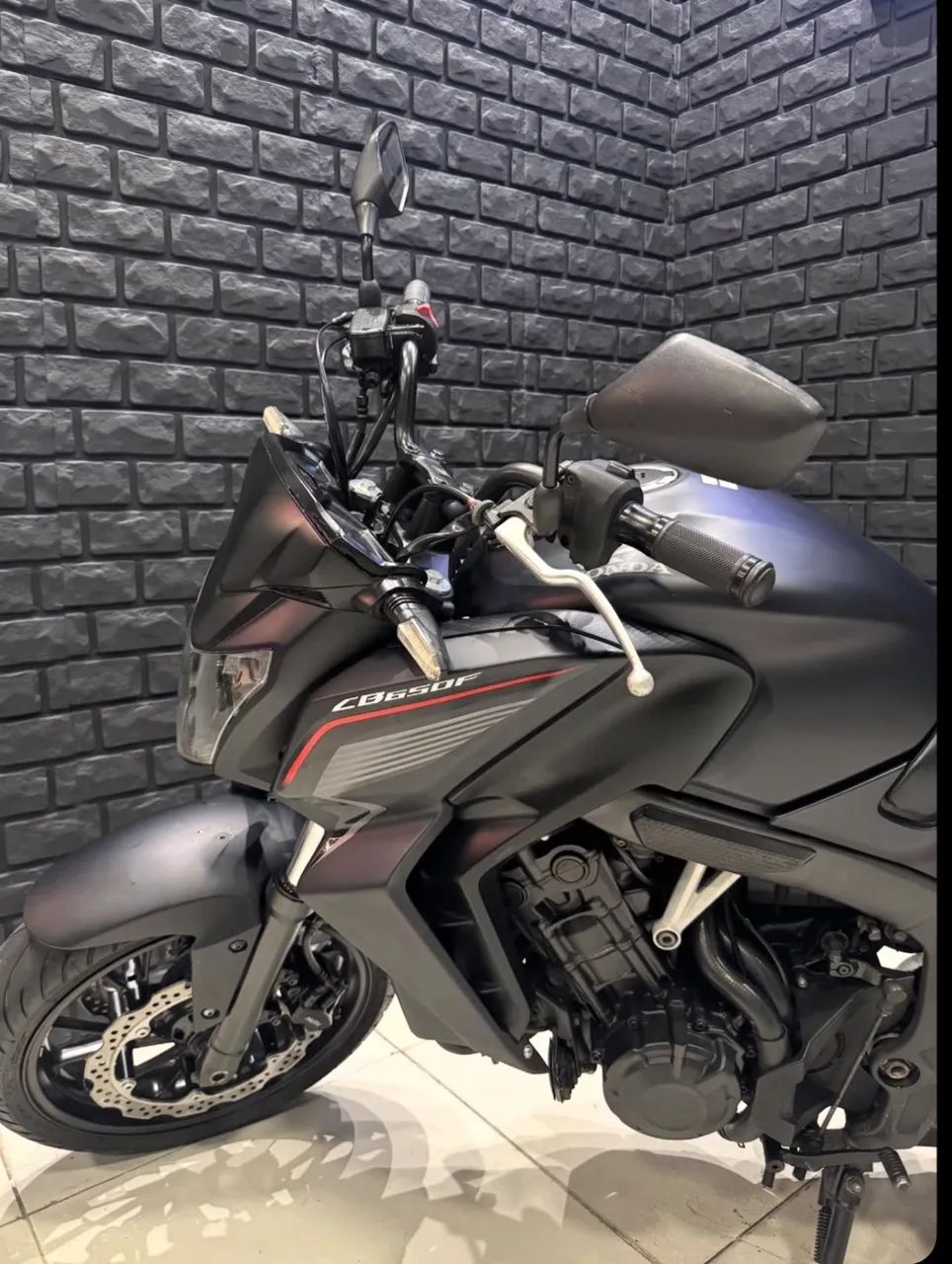 CB 650F - Foto 3