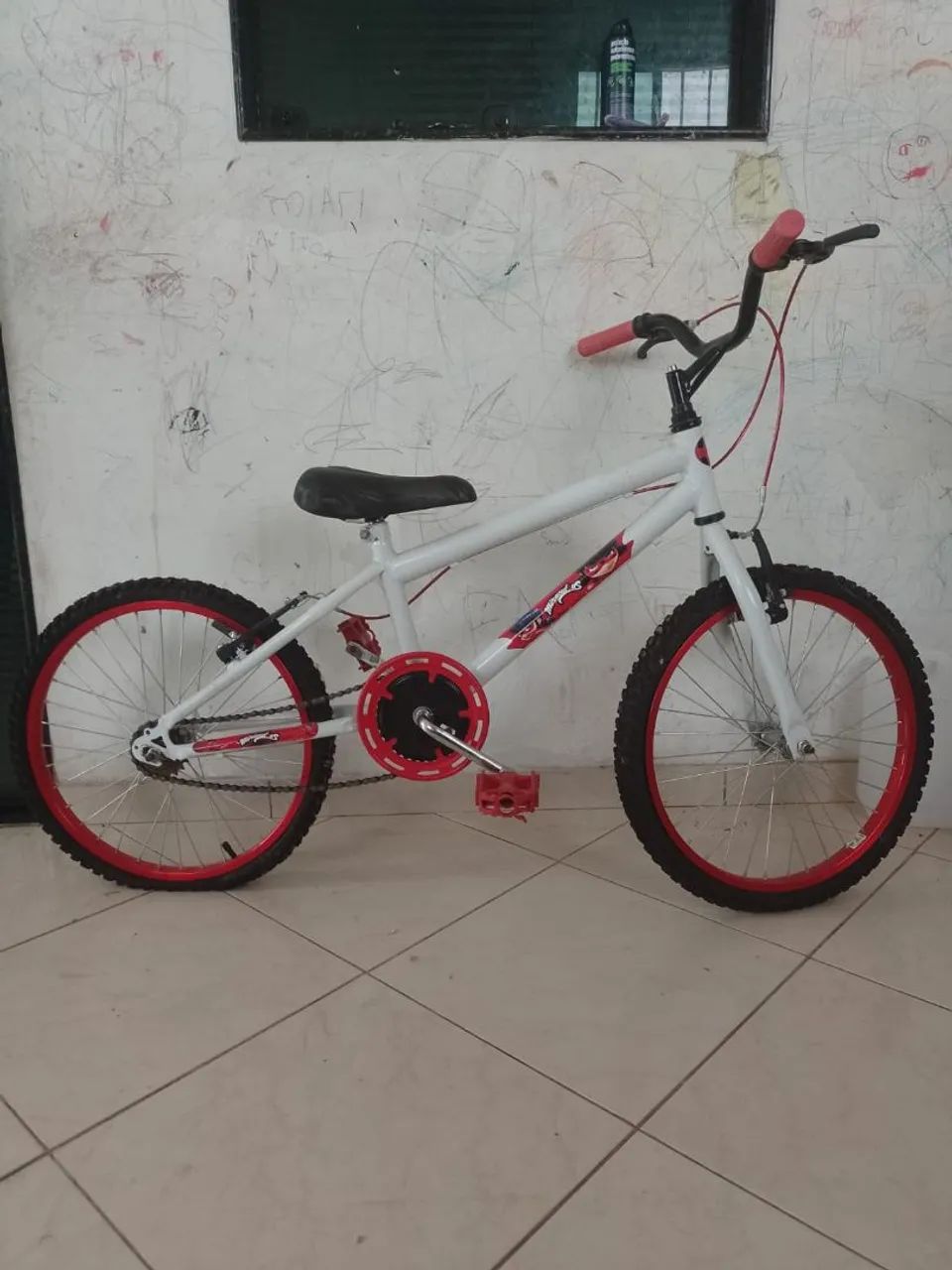 Bicicleta infantil aro 20 impecável !