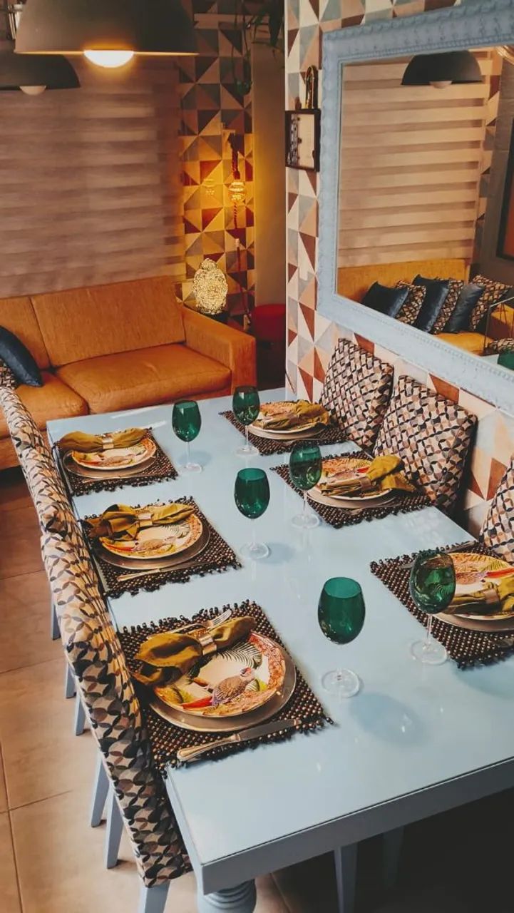 Mesa de jantar, tampo de vidro com 6 cadeiras