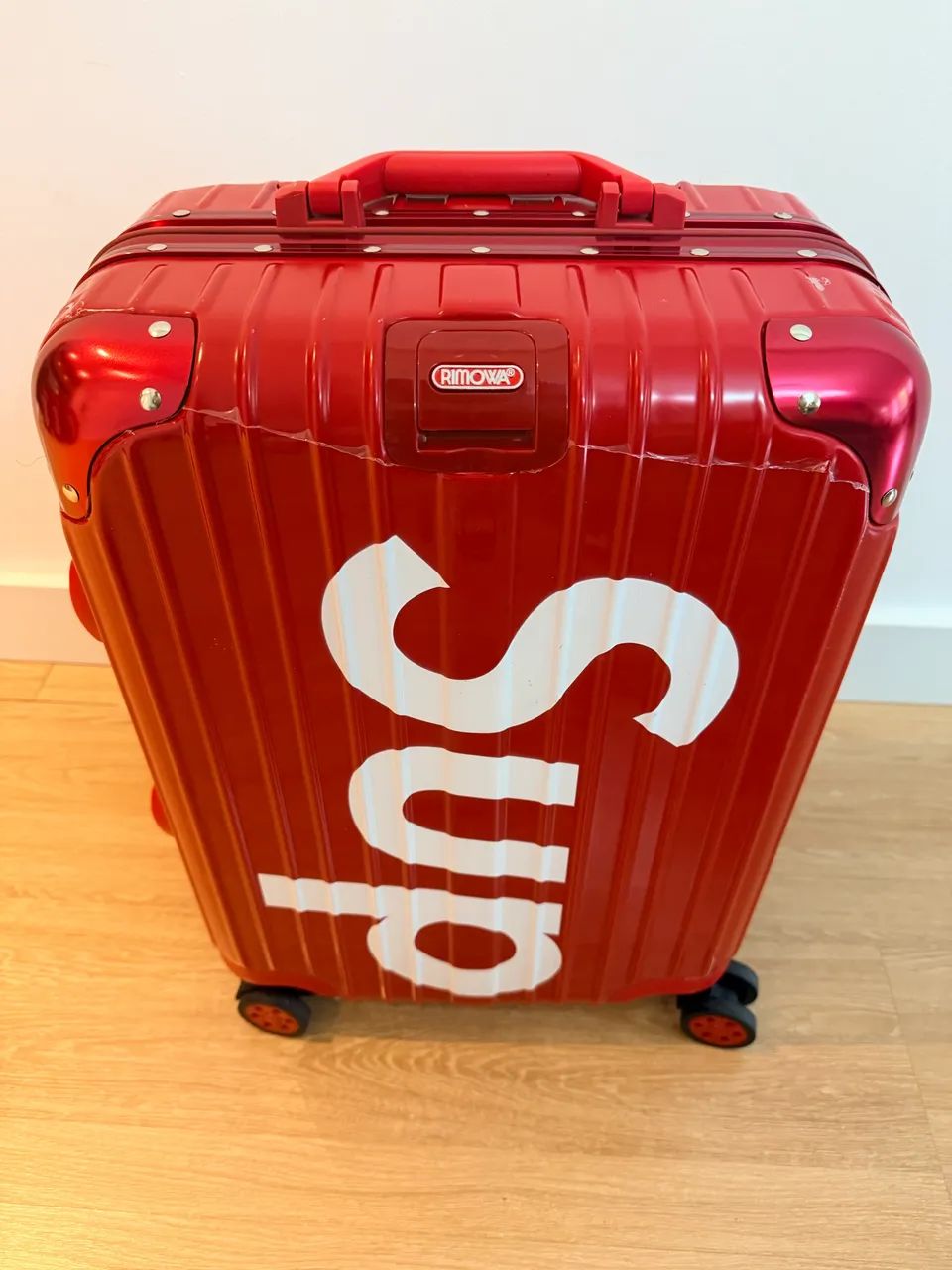 Vendo mala RIMOWA-SUPREME-RED