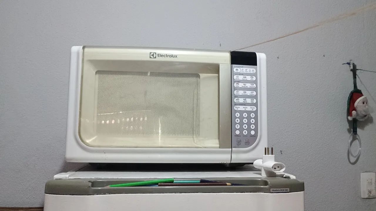 Geladeira e microondas usados  - Foto 2