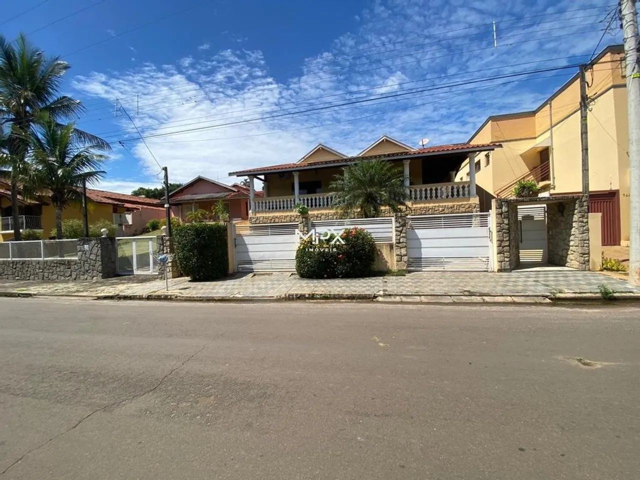 Casa à venda em Águas de São Pedro, Centro, com 3 quartos, com 275.01 m² - Foto 2