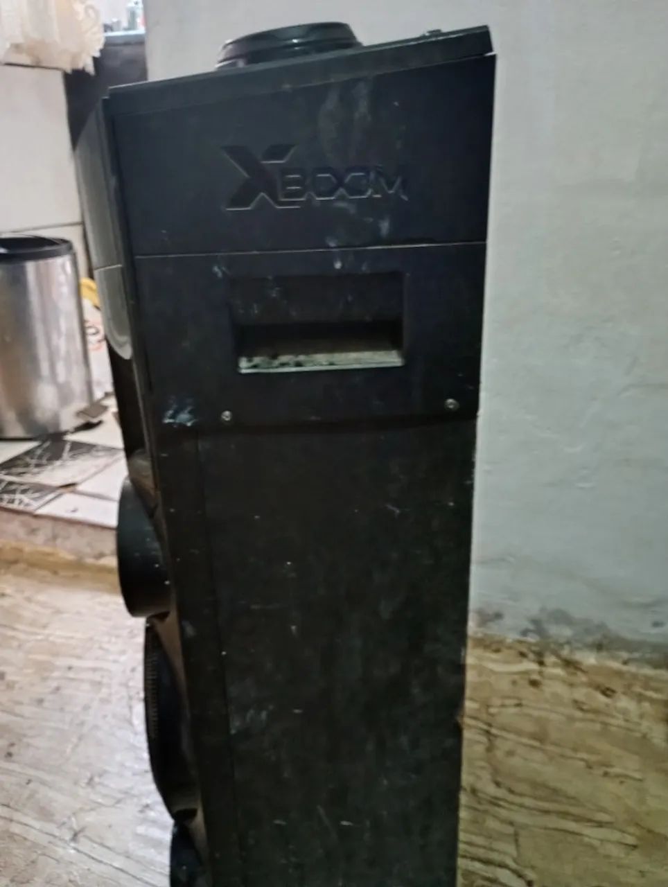 Caixa de som xboom parou de funcionar  do nada 