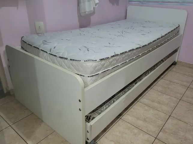 Cama De Solteiro Com Bicama E Colchões (Usado)Cama excelente, super resistente de Móveis P