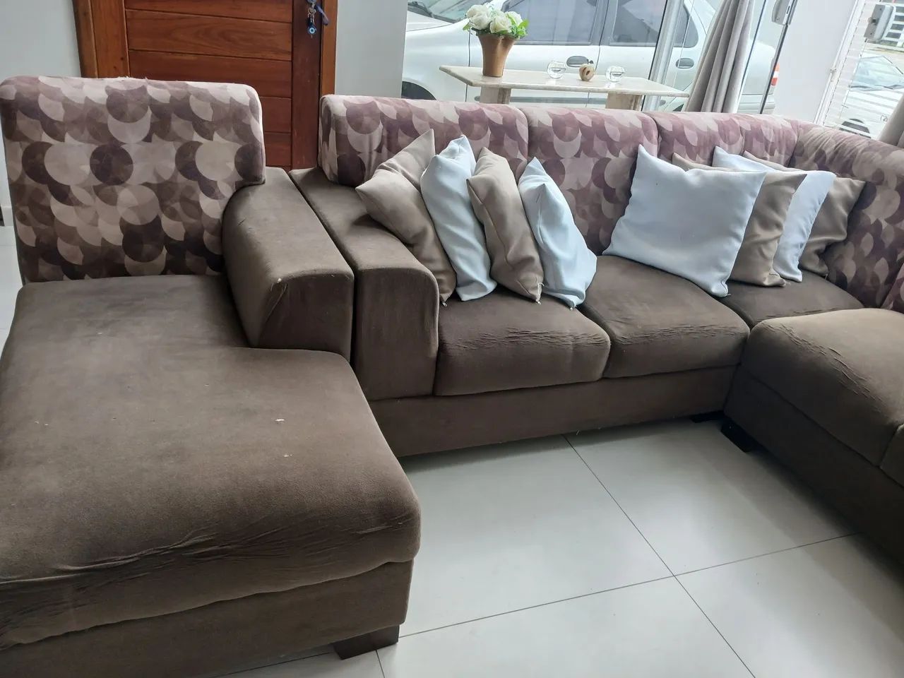 Vendo sofá 5 lugares + chaise - Foto 3