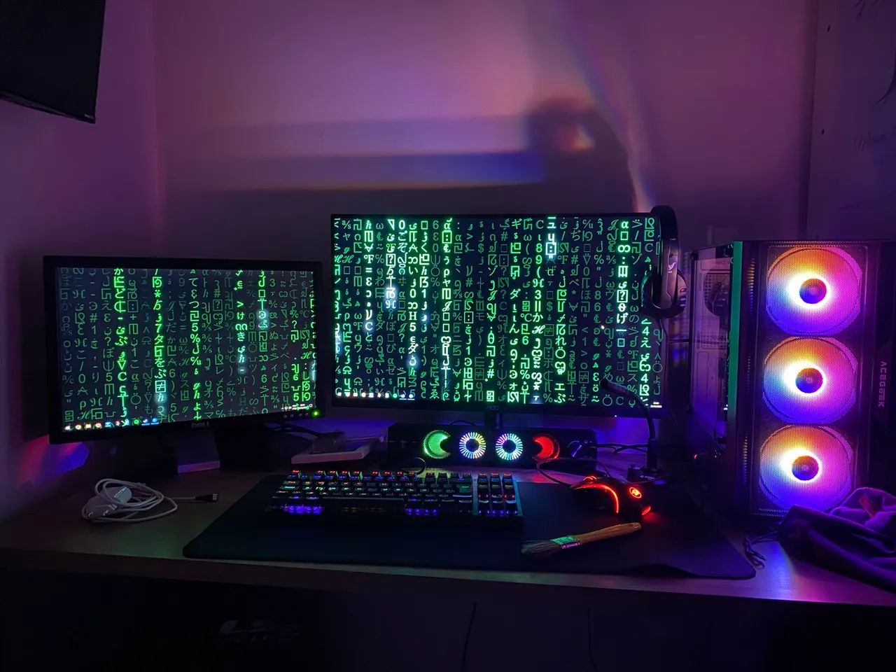 Vendo dois monitores