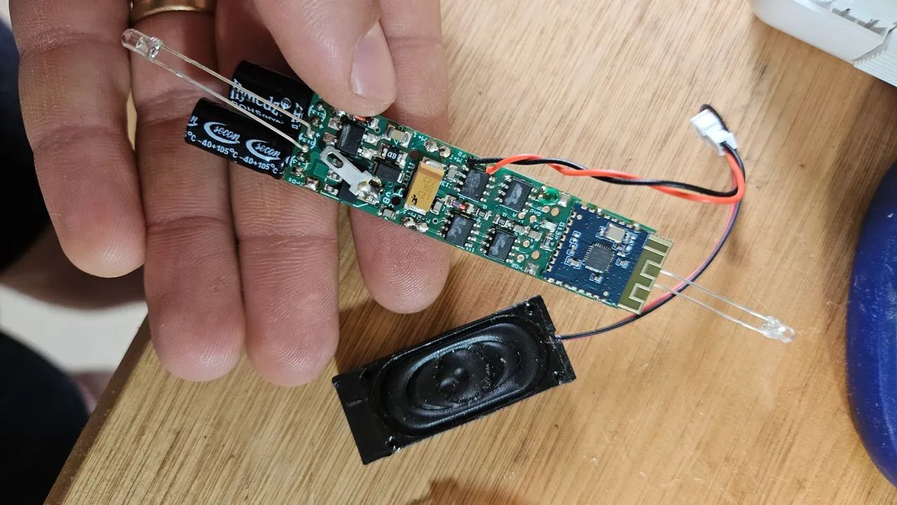 2 sons para locomotiva ho com controlador Bluetooth ark trens  - Foto 2