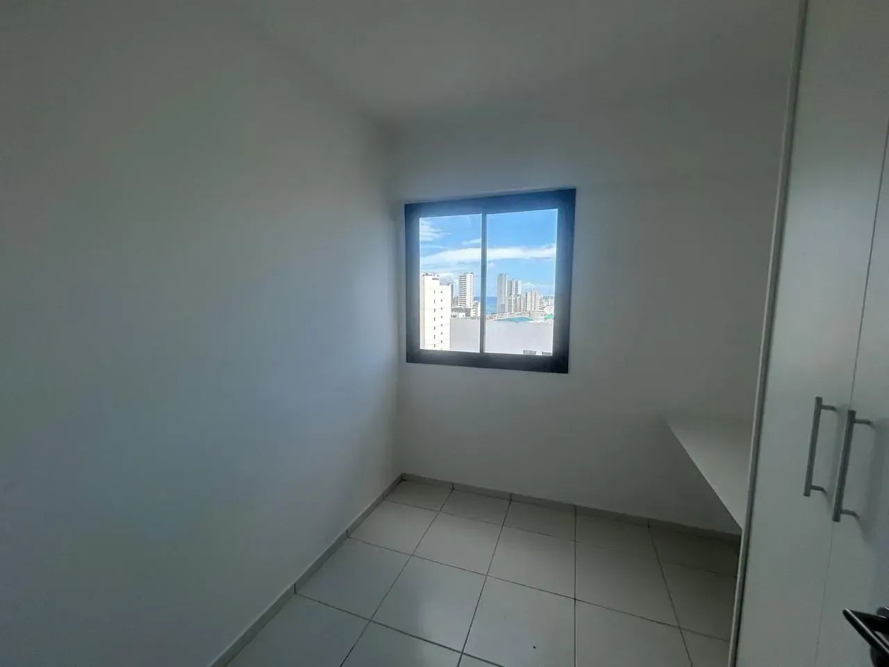 AUGO APARTAMENTO NOVO COM ARMARIOS E AR NOS QUARTOS NO FLOW