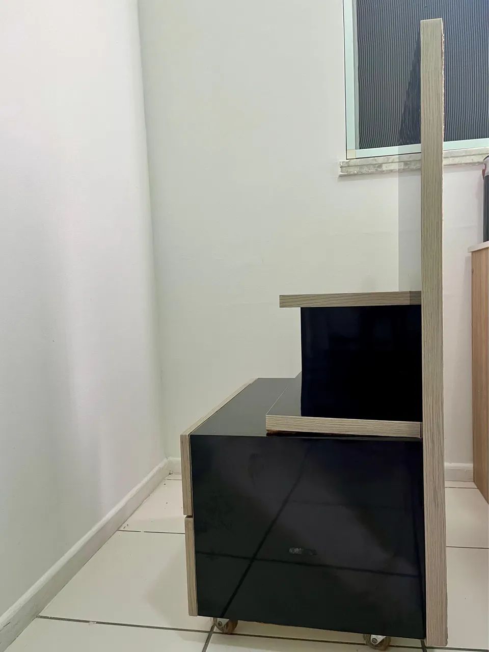 Cômoda Multiuso com Nicho Superior - Foto 3