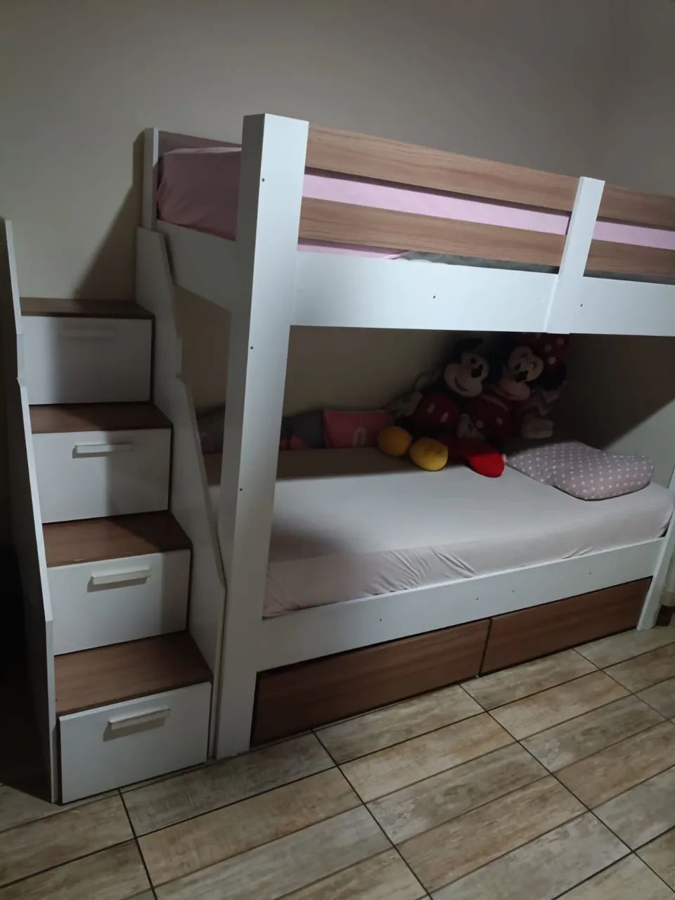 Vendo beliche com os dois colchões 