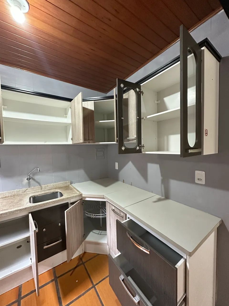 Armário de cozinha em bom estado  - Foto 2