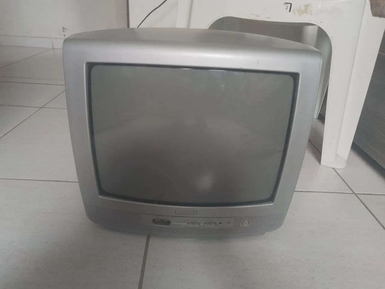 Tv de tubo com defeito 