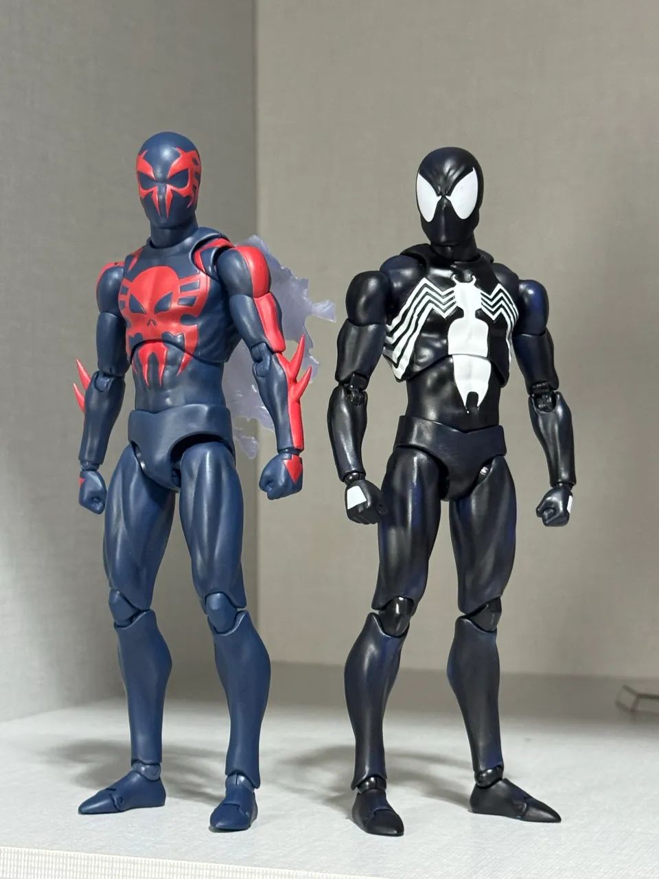 Homem Aranha 2099 + Black Spider Mafex - Hobbies e coleções