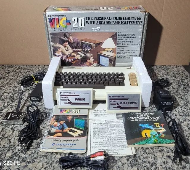 Computador Antigo Commodore Vic 20 + Datasette Lindos - Foto 3