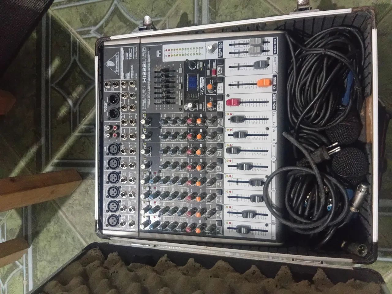 Mesa Bheringer TOP com case