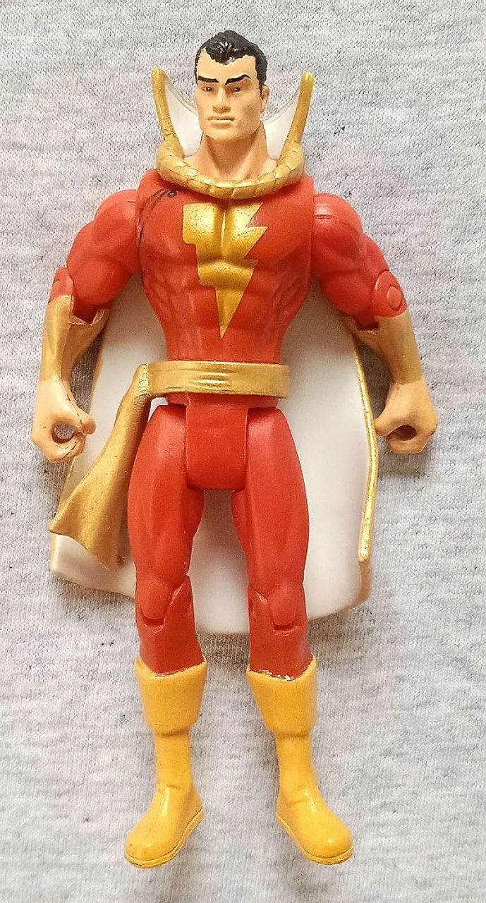 action figure capitão Marvel dc universe infinite 10cm 