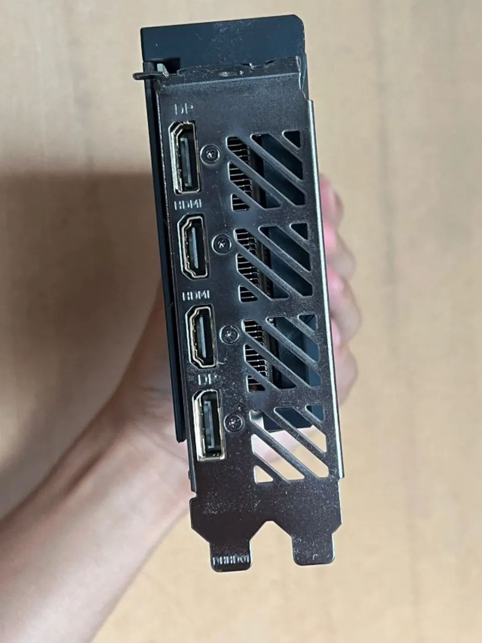 RTX 4060 GIGABYTE 8GB - Foto 3