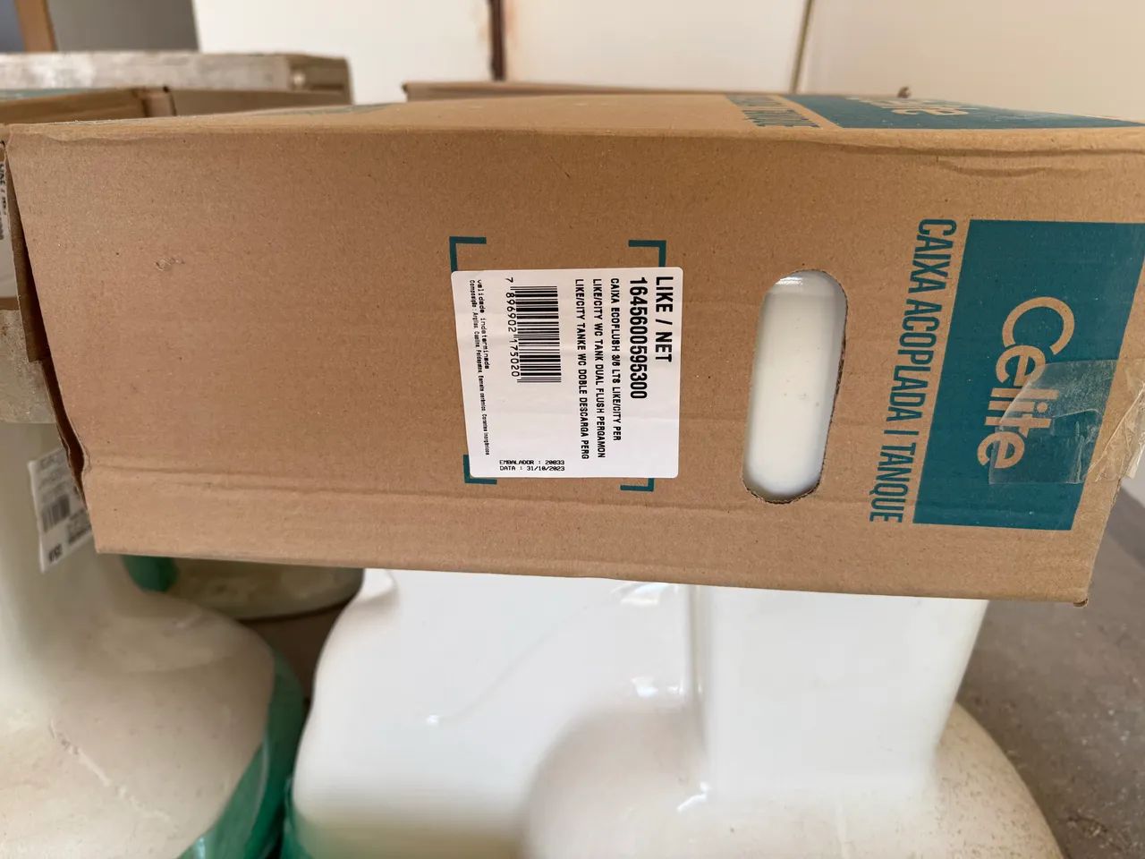 Celite cityplus Pergamon wall-hung toilet with concealed cistern