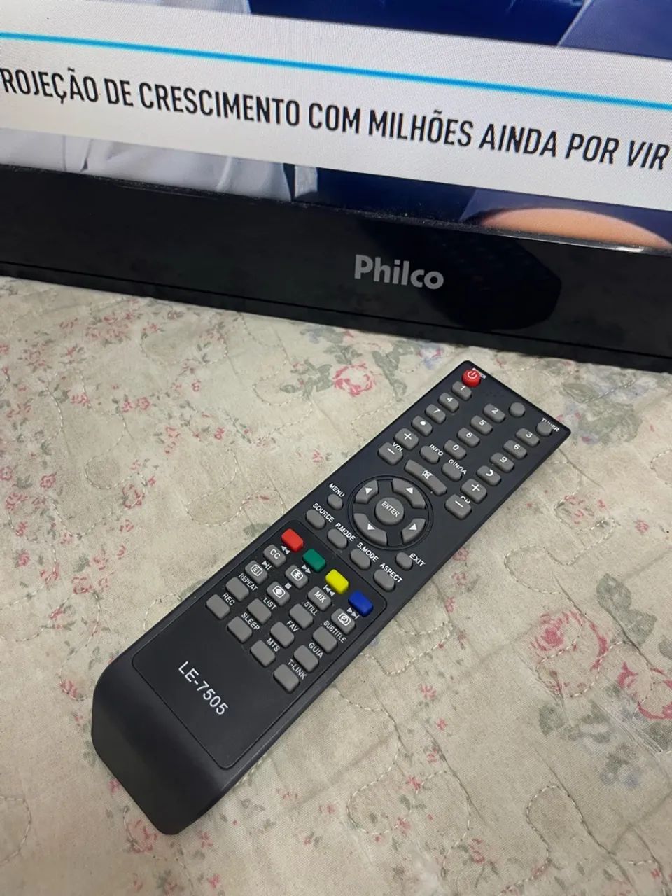 TV Philco 24" LED com Conversor Digital Integrado - Usada e Funcionando Perfeitamente! - Foto 2