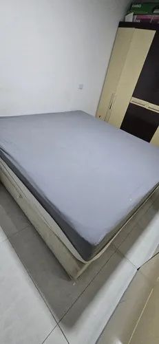 Cama king size/ semi nova