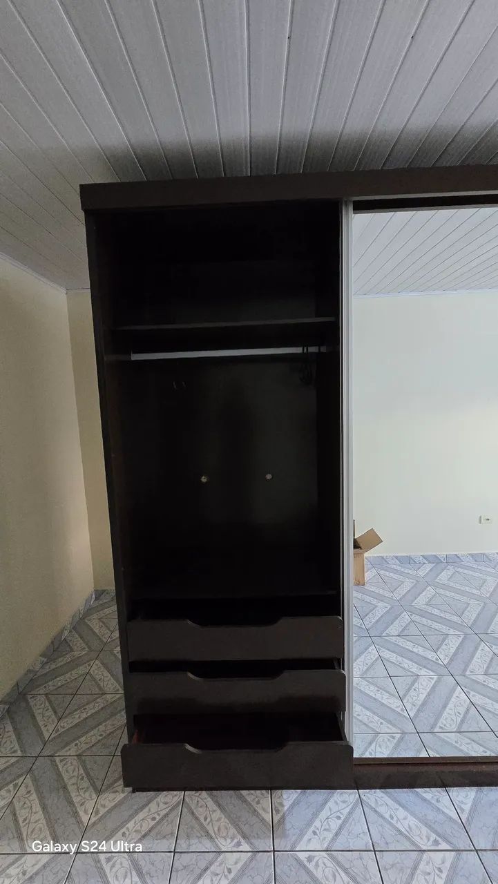 Guarda roupas de casal grande de mdf com espelho  - Foto 3