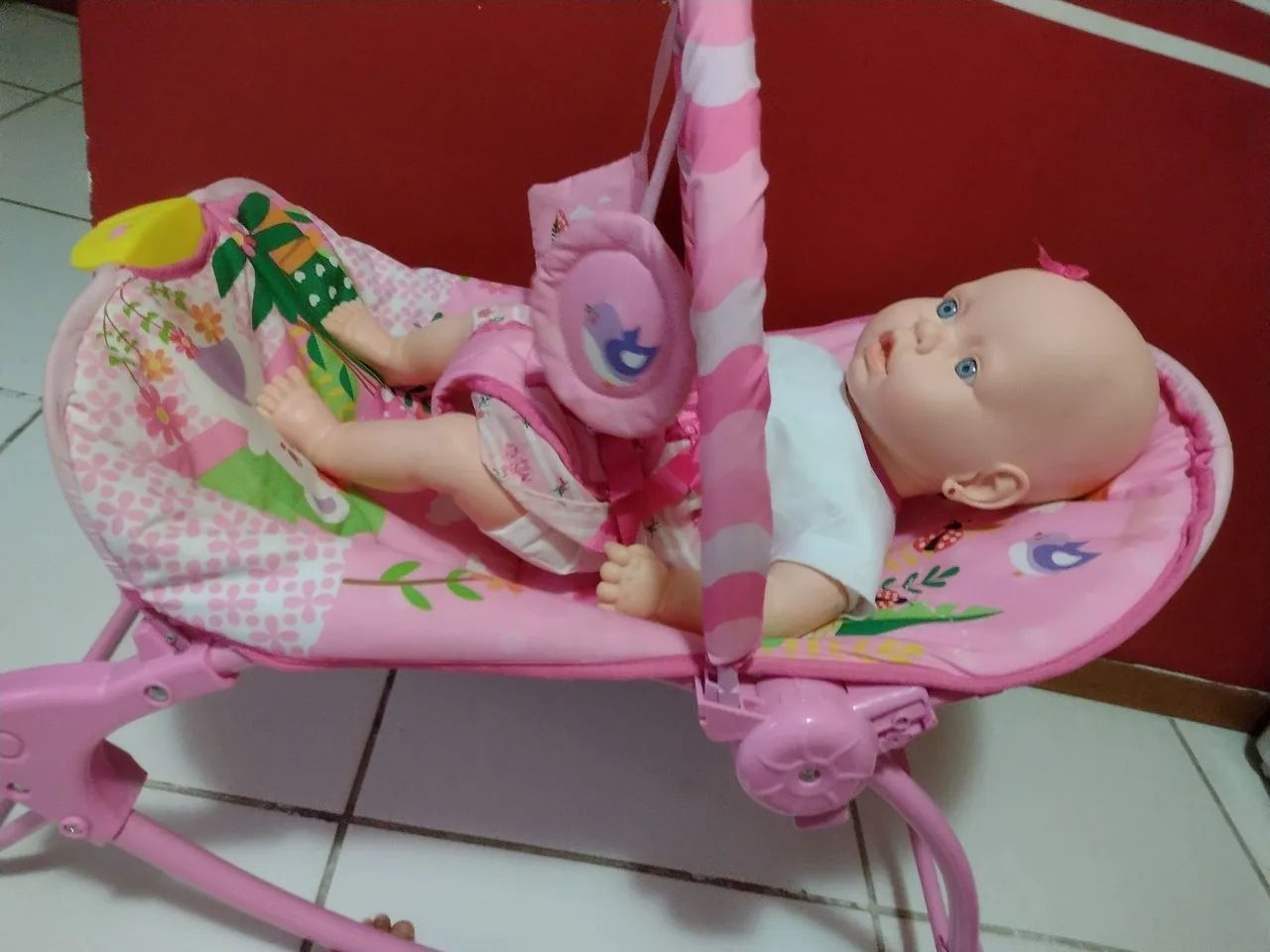 Cadeirinha vibra e toca - Foto 2
