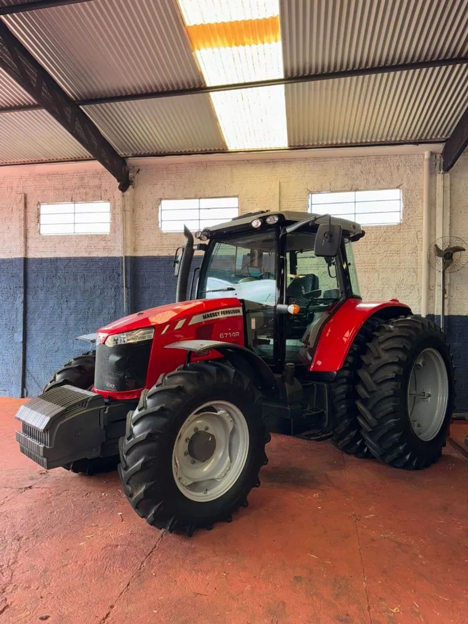 Trator Massey Ferguson 6714R Ano 2022