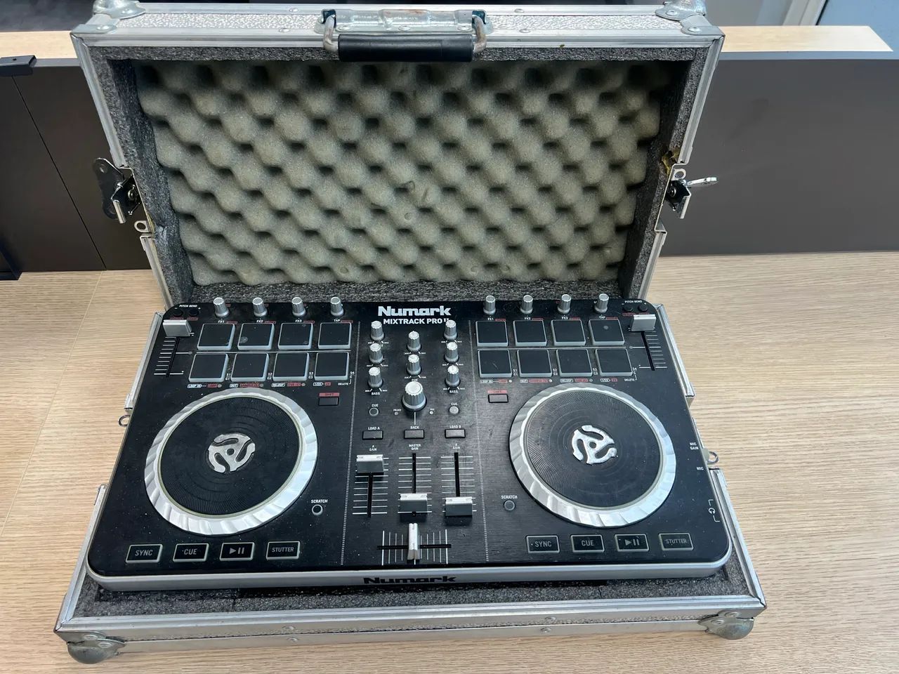Numark Mixtrack Pro II - Foto 2