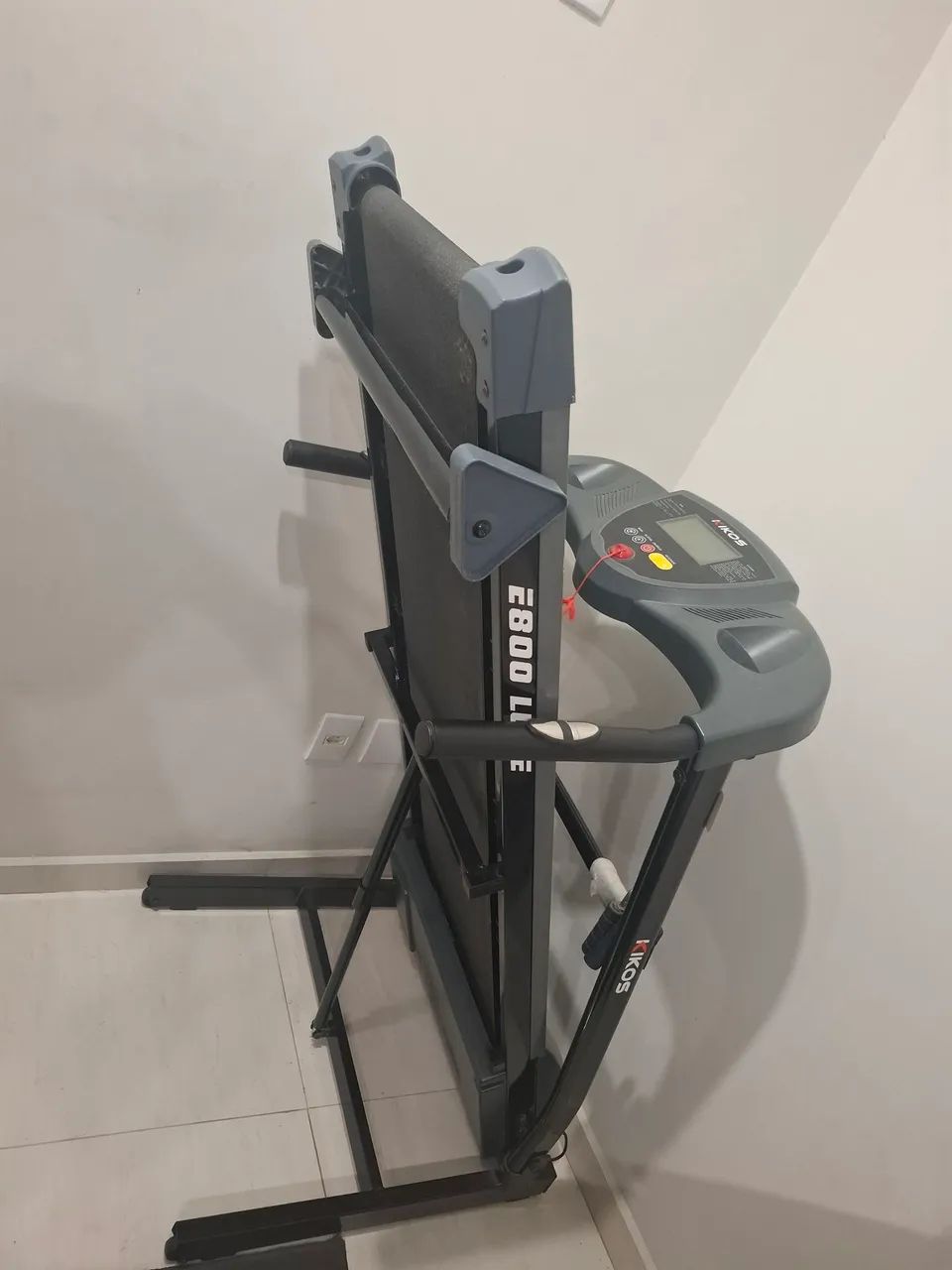 Esteira marca Kikos mod. E800 luxe - Foto 4