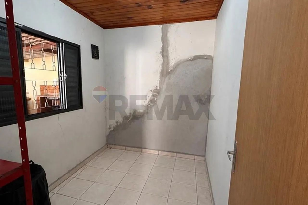 "Casa Ampla com Edícula em Bairro Tranquilo" - Foto 5