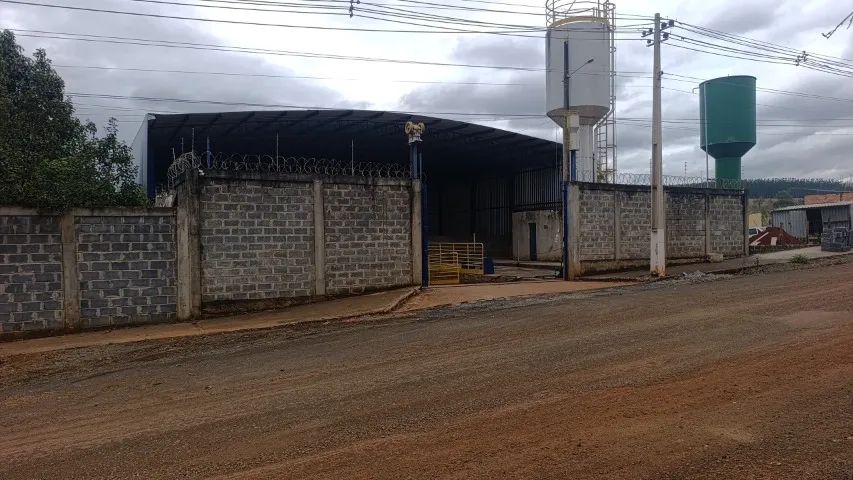 *Galpão Comercial em Pains MG - Ótimo pra Empresa/Oficina*