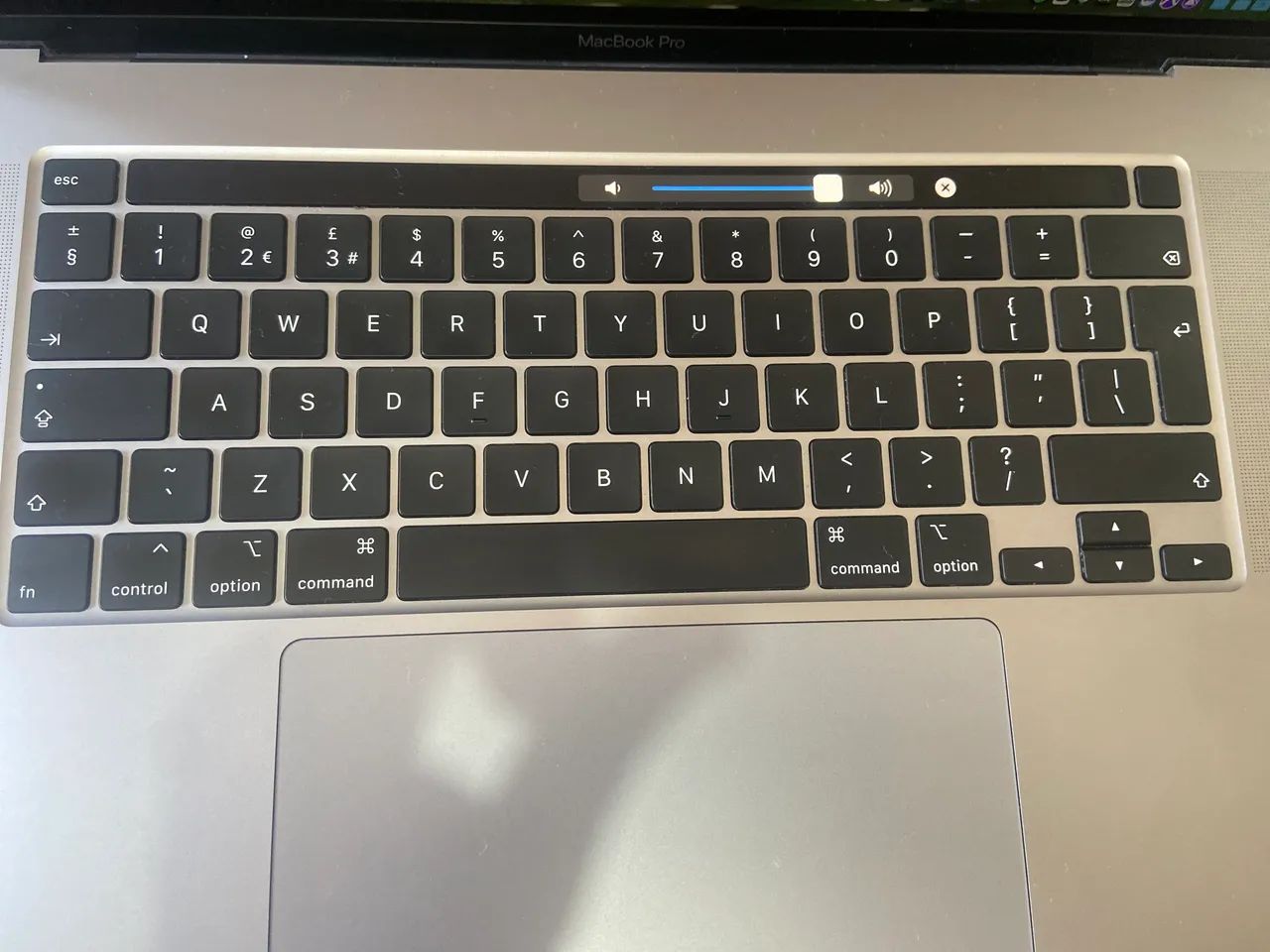 MacBook Pro 2019 32ram 1TB de HD  - Foto 2