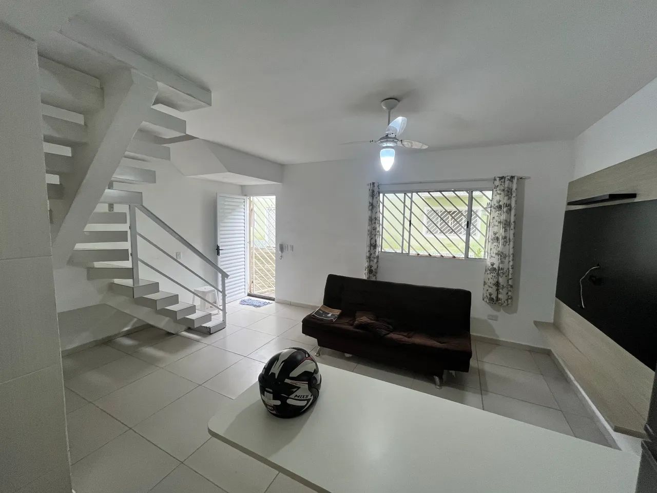 Casa para alugar em condomínio 