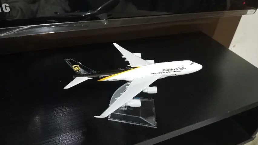 AVIÃO 747 da UPS - MINIATURA 16cm - PRESENTEAR / COLECIONAR