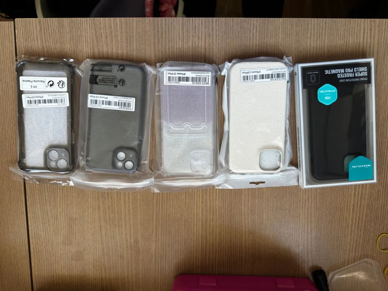Cases iPhone 15 plus (kit com 5 cases)  - Foto 3