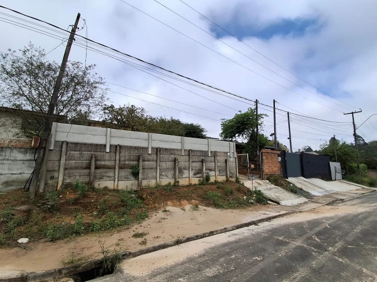 TERRENO À VENDA NO ÓRFÃS