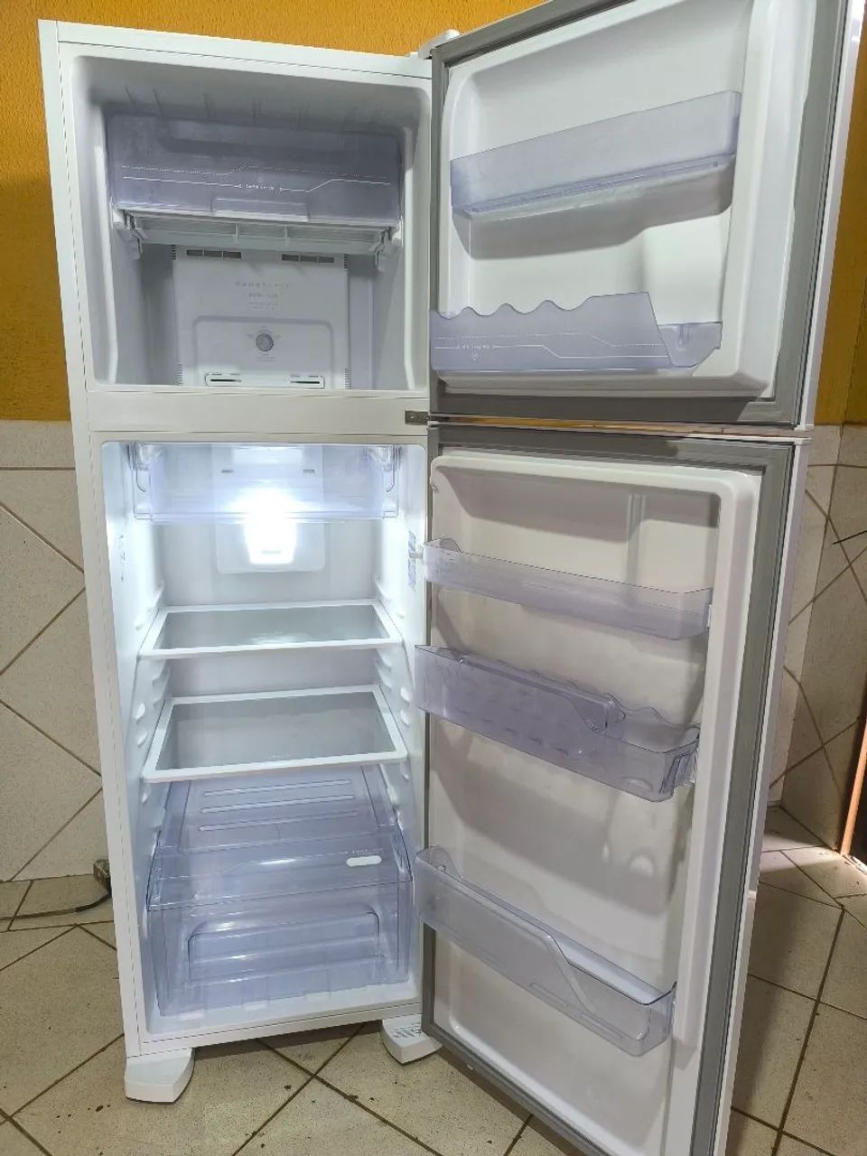 Geladeira Eletrolux  - Foto 2