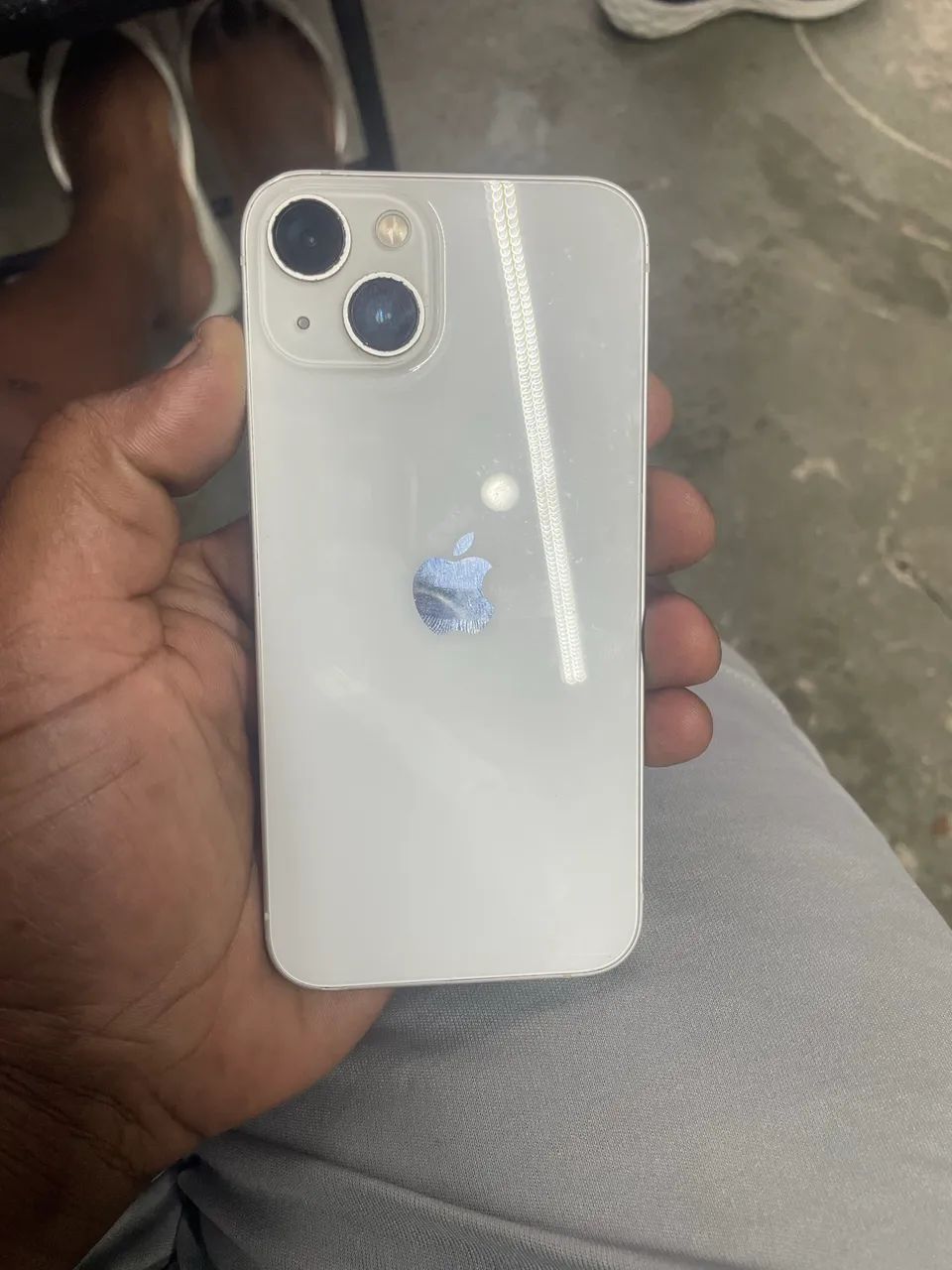Vendo iPhone 13 sem marcas de uso telefone zero 