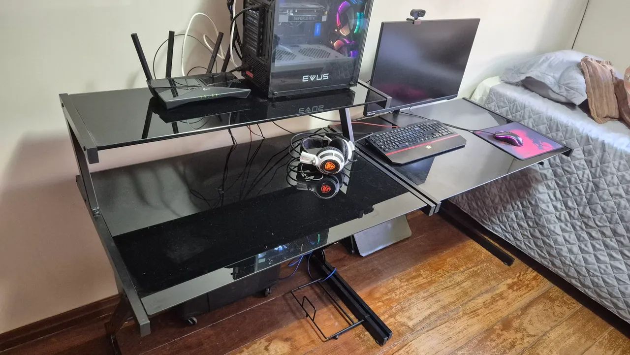 Mesa em L Modular de Metal e Vidro - Foto 3