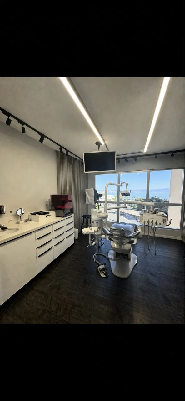 Vendo linda clínica odontológica no coração de Florianópolis  - Foto 2