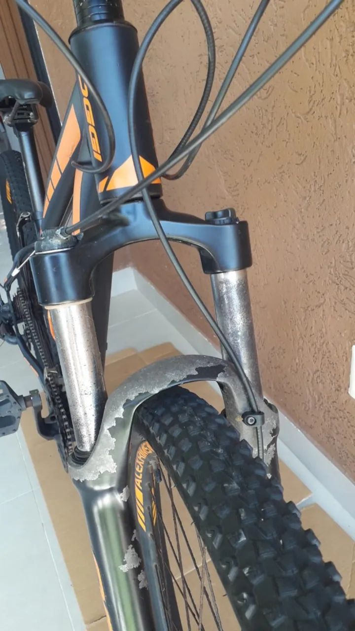 Bicicleta Oggi - Aro29 - Preta e Laranja - Foto 2