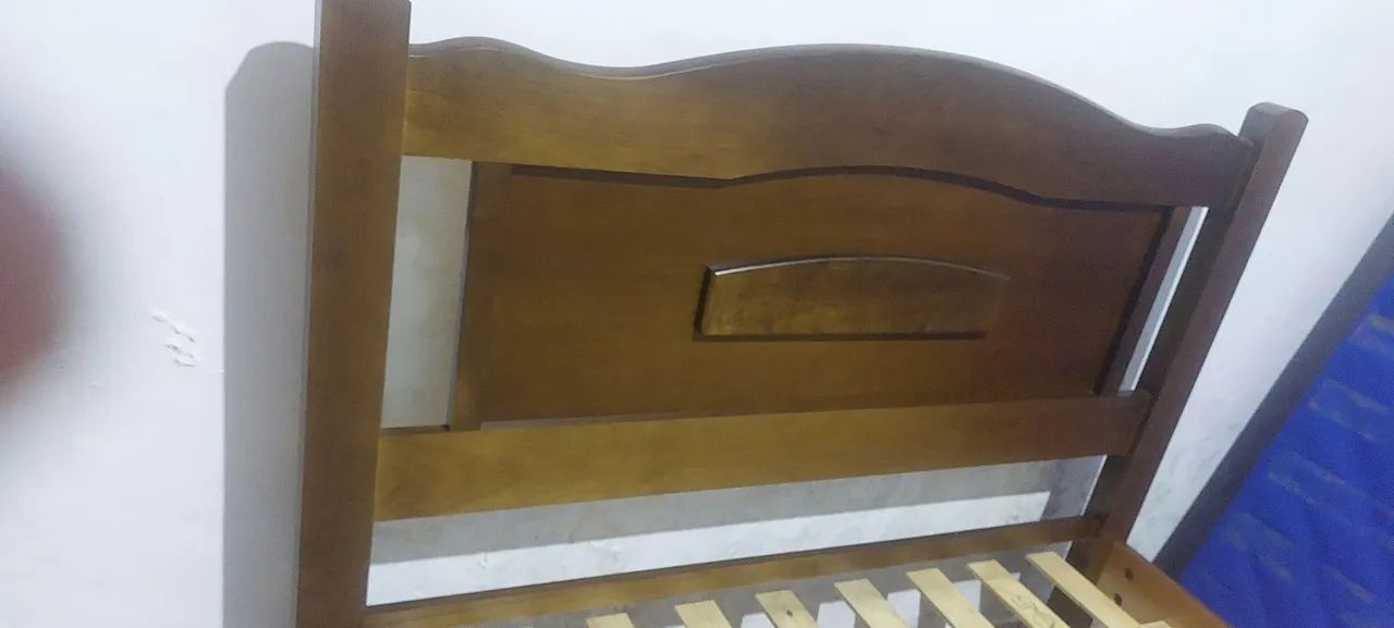 Cama madeira de lei e colchão de casal nova sem uso - Foto 2
