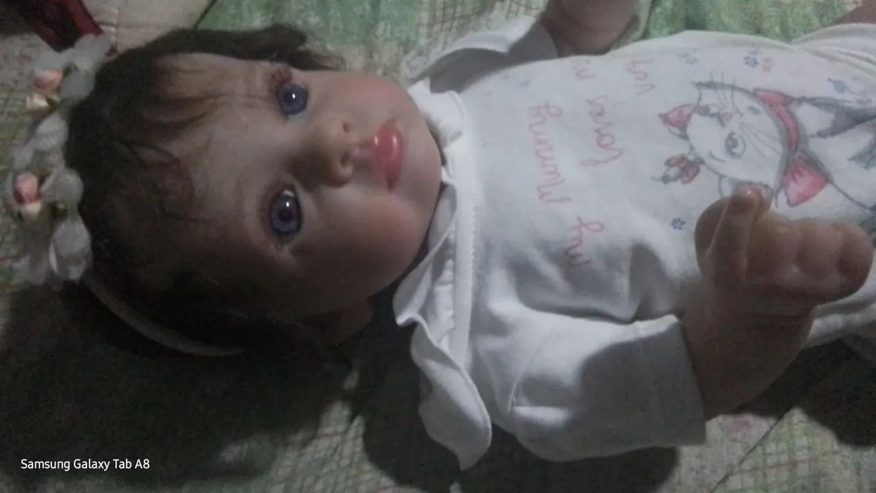 Boneca Bebê Reborn com corpinho em vinil  - Foto 5