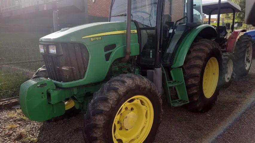 Trator John Deere
