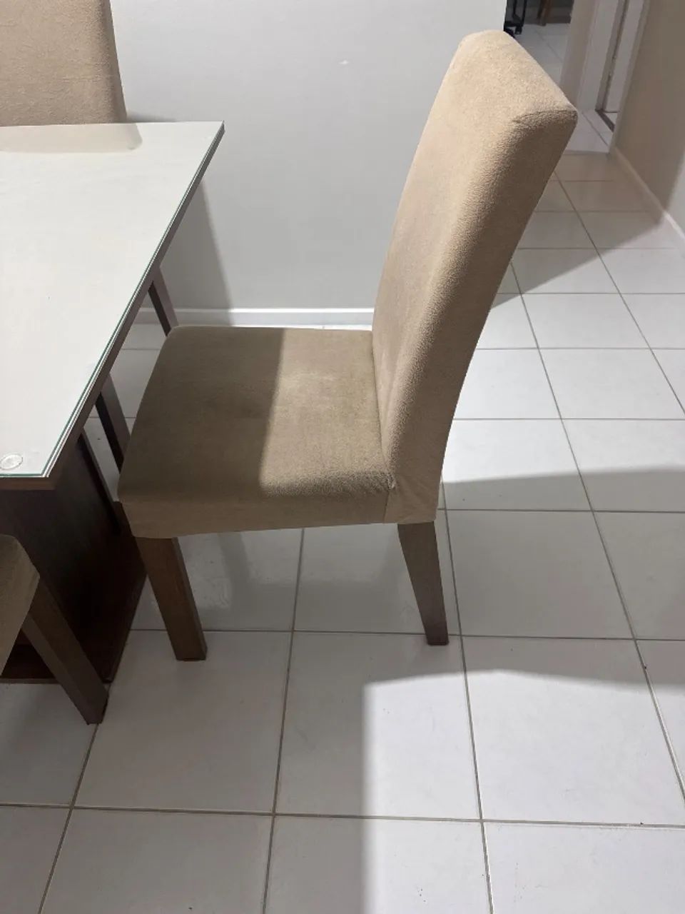 Mesa de jantar com 4 cadeiras  - Foto 2