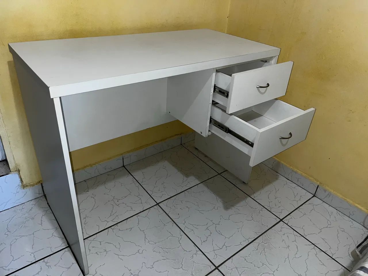 Mesa de estudo 440255435066593283