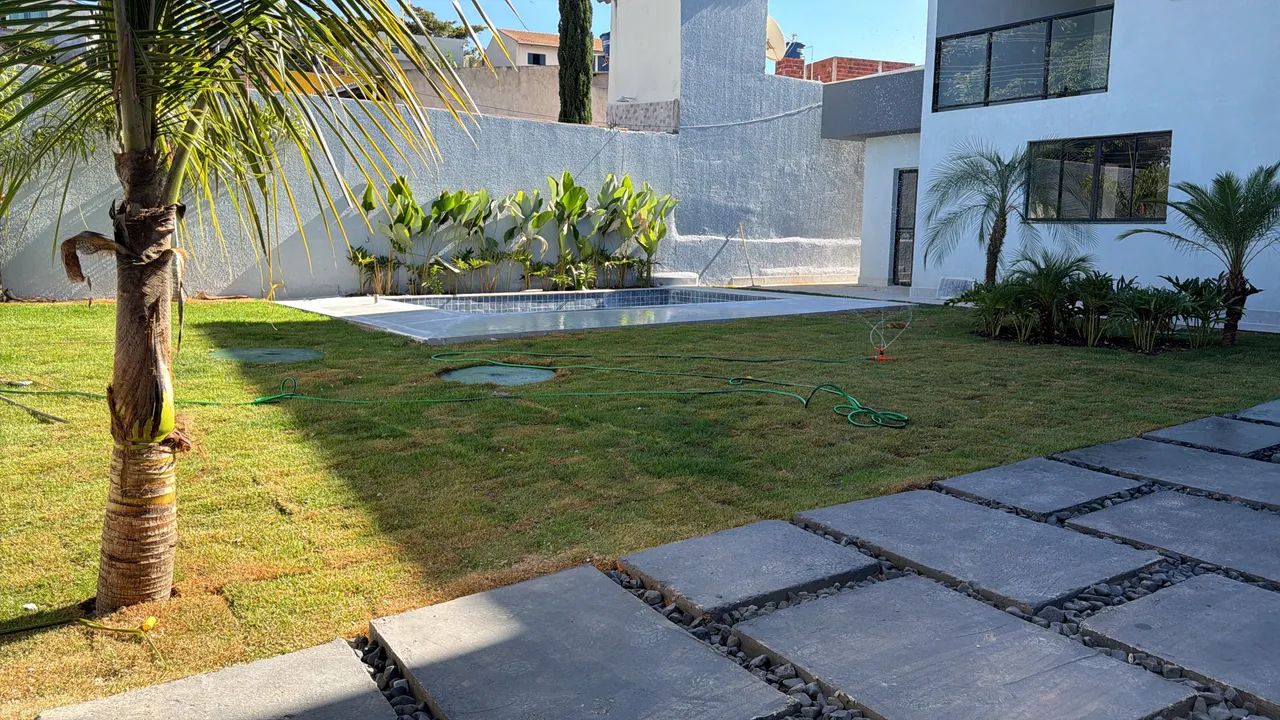 Vendo casa Arniqueiras 4 suítes regularizada  - Foto 2