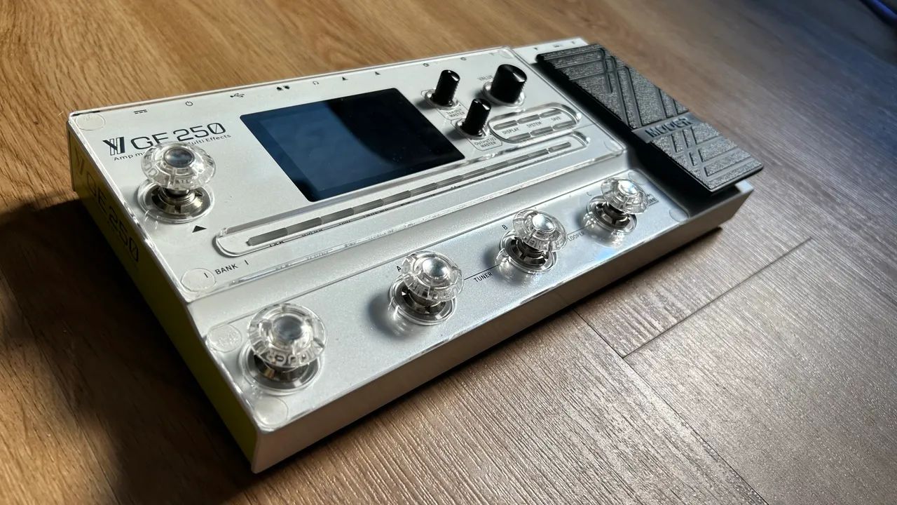 Mooer GE250 - Pedaleira/Multi Efeitos