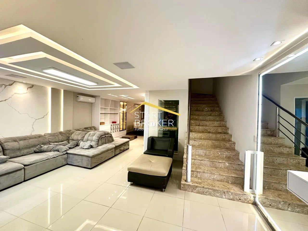 Casa Duplex Alto Padrão à Venda  220m²  100% Projetada e Mobiliada - Foto 3